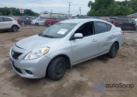 2013 Nissan Versa 1.6 Sv z USA, uszkodzony, nr VIN 3N1CN7AP3DL818837